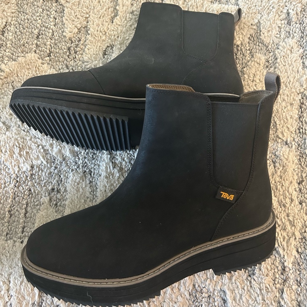 Teva Black Chelsea Boots with Elastic Panels and Rubber Sole